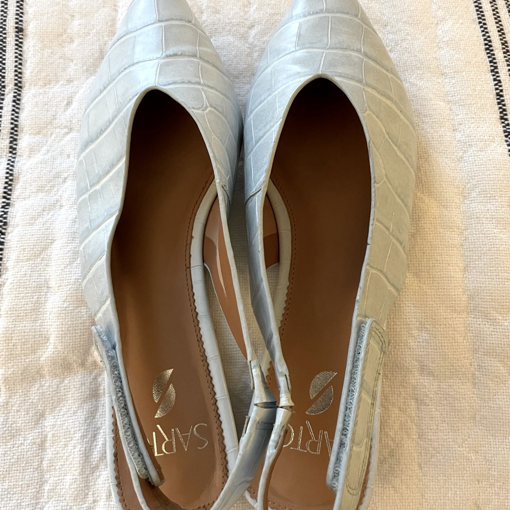 Sarto by Franco Sarto genuine leather, croc embossed, sling back flat.